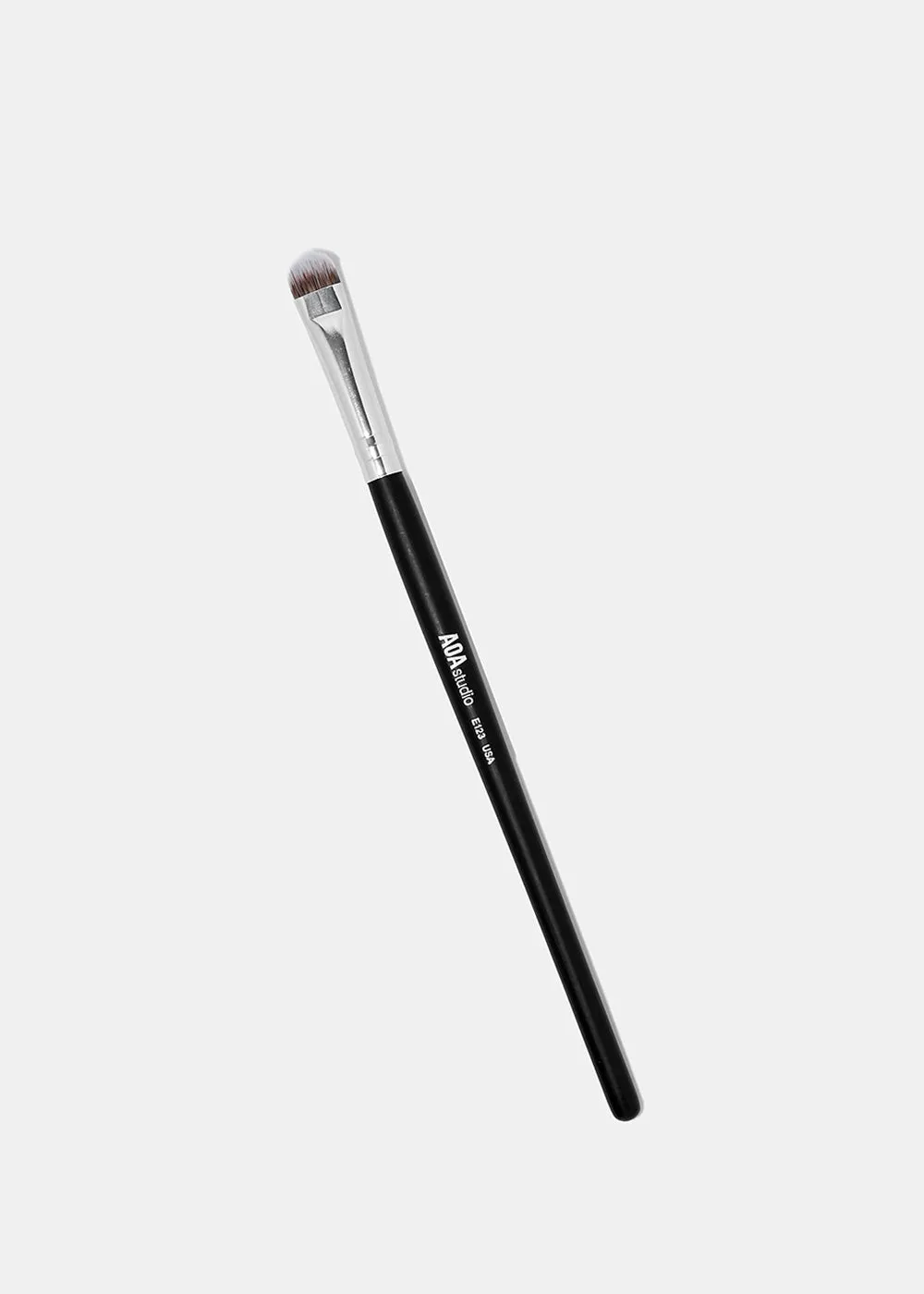 E123: Eyeliner Blending Brush
