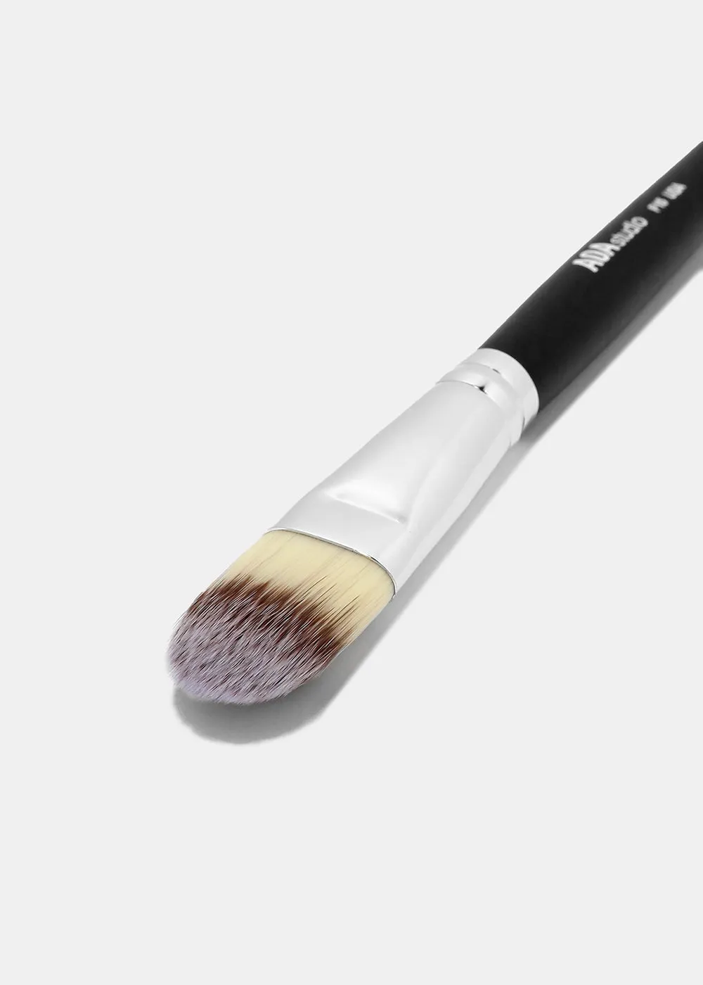 F15: Flat Foundation Brush