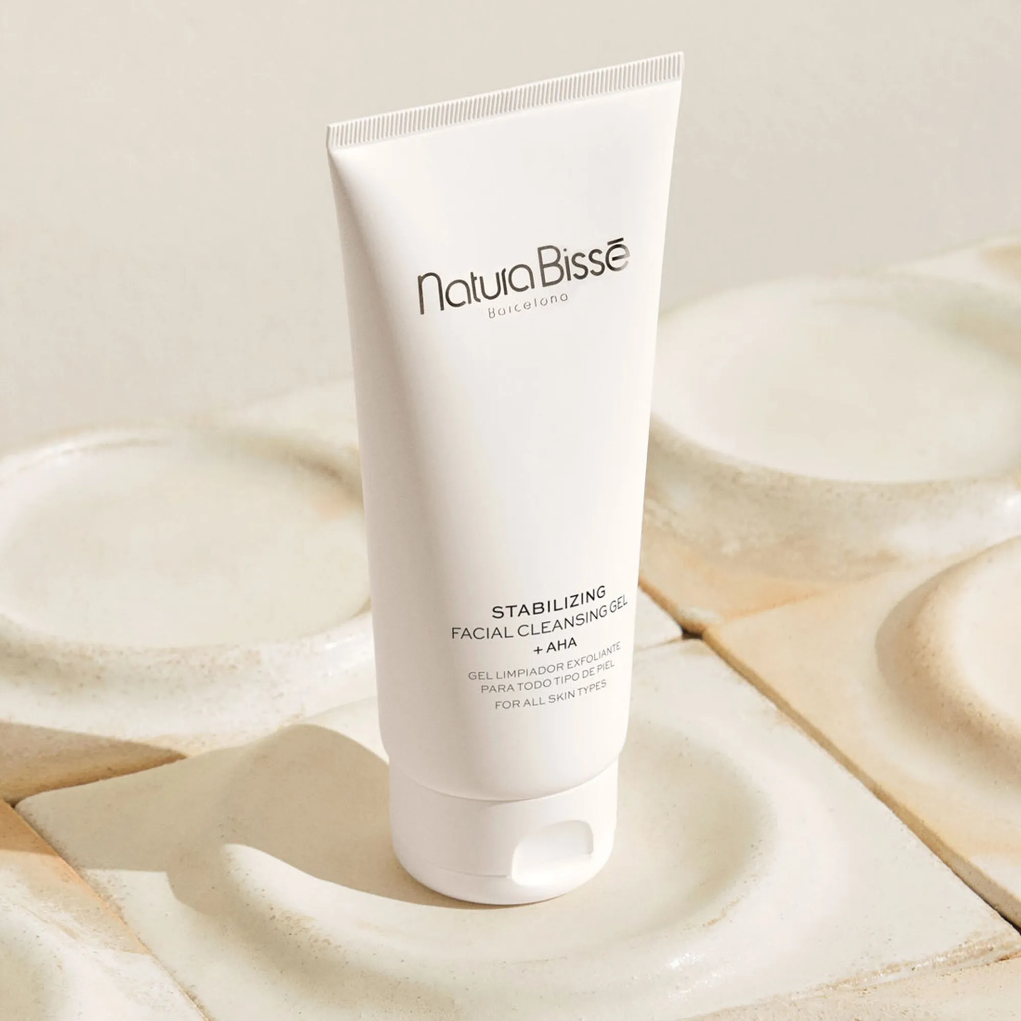 Natura Bisse Stabilizing Facial Cleansing Gel   AHA