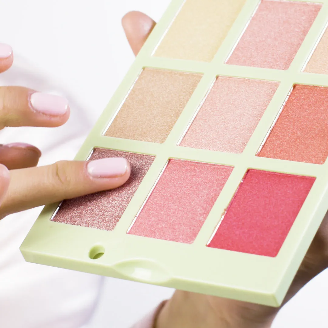 Pixi   Hello Kitty Chrome Glow Palette Pixi Beauty